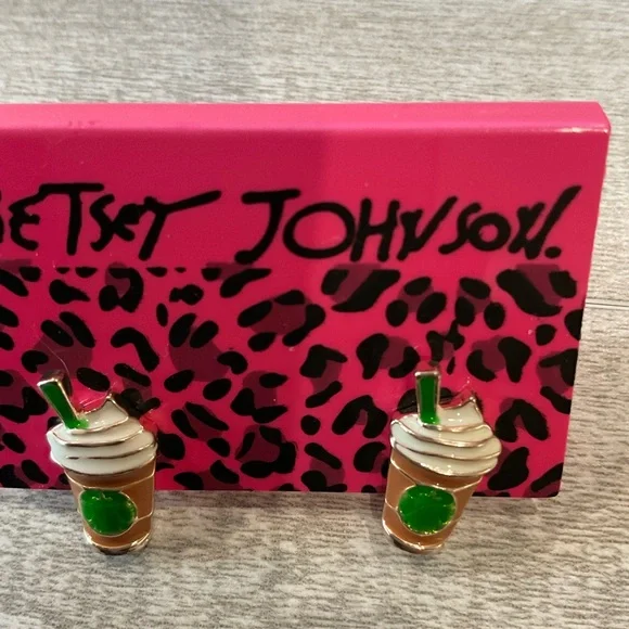 Brand new coffee, drink earrings with whipped cream and a straw - Picture 2 of 3